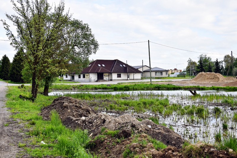 Pie Mūsas apļa virzienā uz Rītausmām ir applūdusi, nesakopta teritorija.
Autors: Ivars Bogdanovs