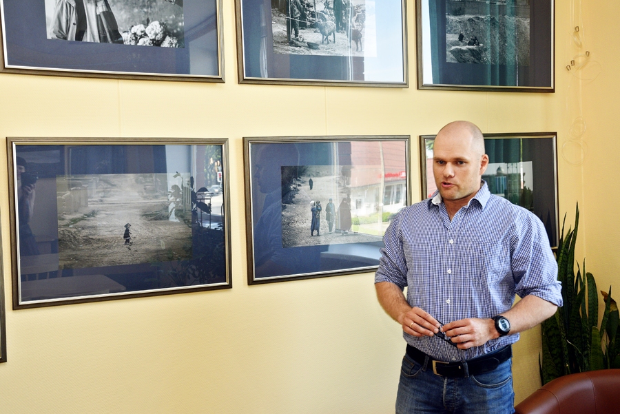 Ērikam Kukutim sirdij tuvākā bilde ir skats ar meitenīti ielas smiltīs.
Autors: Ivars Bogdanovs
