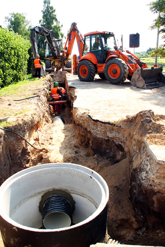 Bauskā lietusūdens novades sistēma uzbūvēta Krasta ielā.
Autors: no «Bauskas Dzīves» arhīva.
