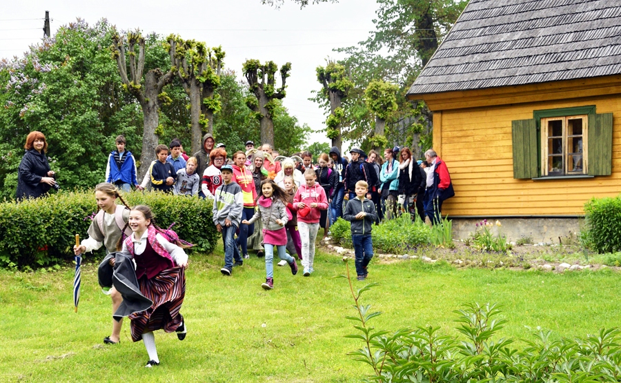 «Lejeniekos» apmeklētāji piedalījās jautrās izdarībās.
Autors: Ivars Bogdanovs