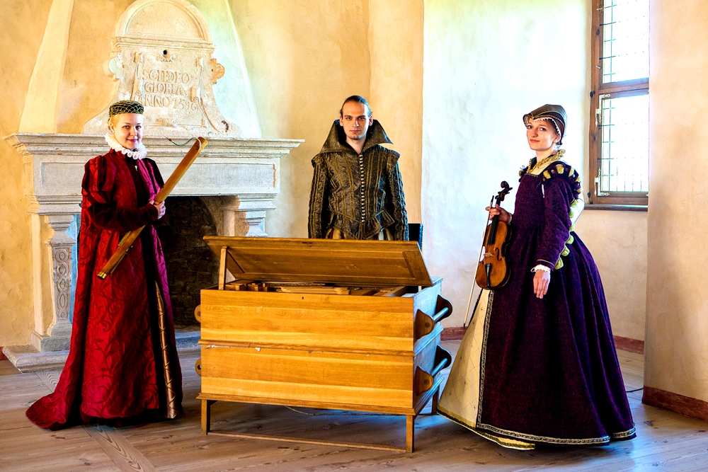 Starptautiskās senās mūzikas izpildītāju grupas dalībnieki.
Autors: «BM Studio Bauska»