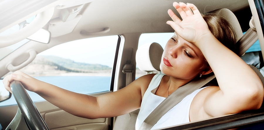 GAISS ieplūst pa automašīnas priekšpusi, kur radiators atdzesē silto kondicioniera šķidrumu. Tad tas nonāk līdz salona radiatoram, kur ienākošais gaiss tiek atdzesēts un tālāk plūst uz auto salonu.