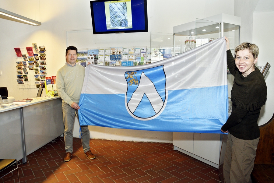 Novada karogu izrāda Bauskas tūrisma informācijas centra vadītāja Inese Turkupole-Zilpure un darbinieks Agris Kubliņš.
Autors: Ivars Bogdanovs