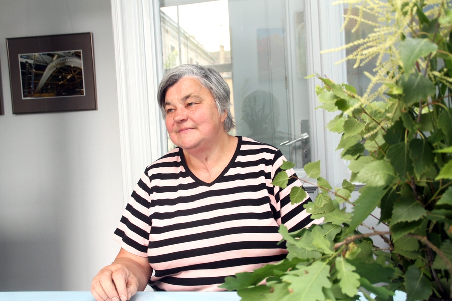 Benita Šmite aicina vārdamāsas uz salidojumu Misas tautas namā. 
Autors: Uldis Varnevičs