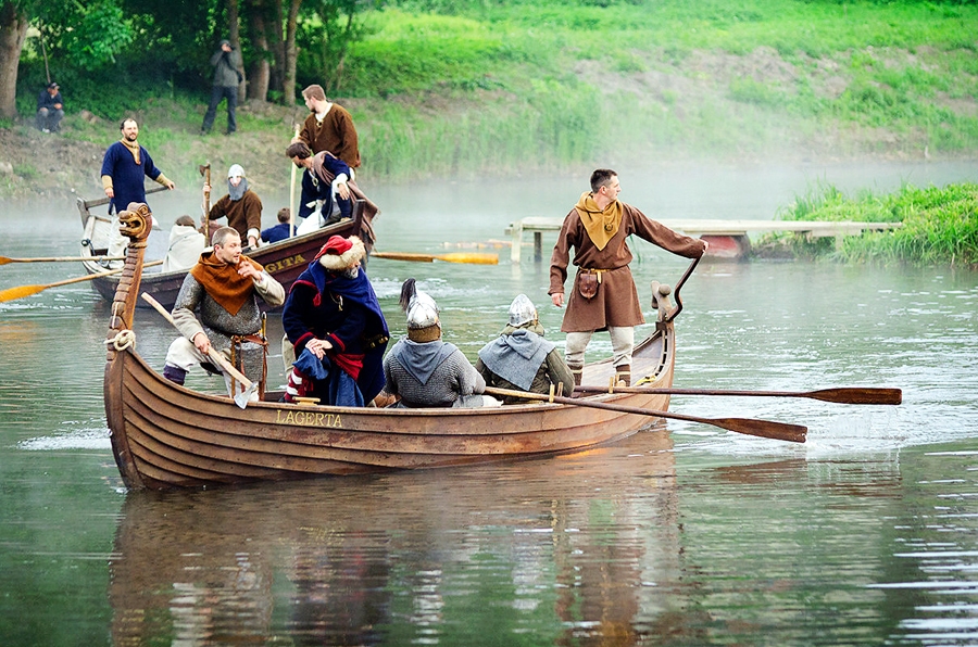 Kuršu vikingu laiva.