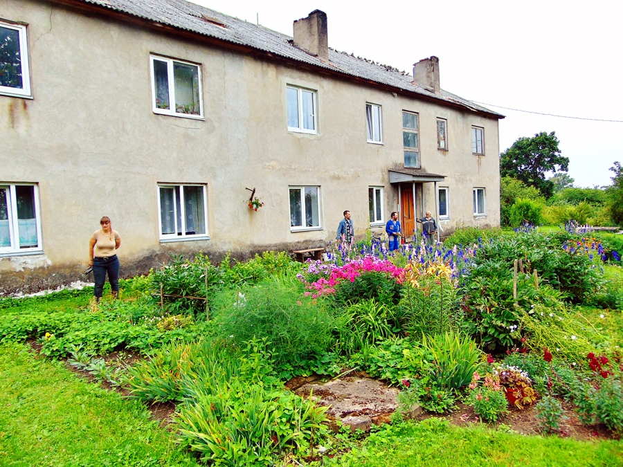 Gailīšu pagasta daudzdzīvokļu mājai «Upītes» vārdu devusi līdzās esošā Maučupīte. Iedzīvotāji zina stāstīt, ka tas esot kāds lietuviskas izcelsmes vārds, jo pirms simt gadiem šī bijusi Lietuvas zeme.
Autors: Vilnis Auzāns 