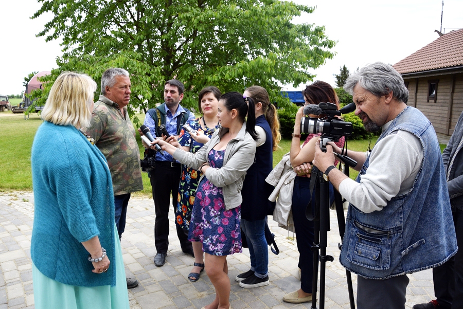 Šī gada jūnijā Latvijā viesojās septiņi reģionālo laikrakstu un televīzijas studiju žurnālisti no Moldovas.
Autors: no «Bauskas Dzīves» arhīva