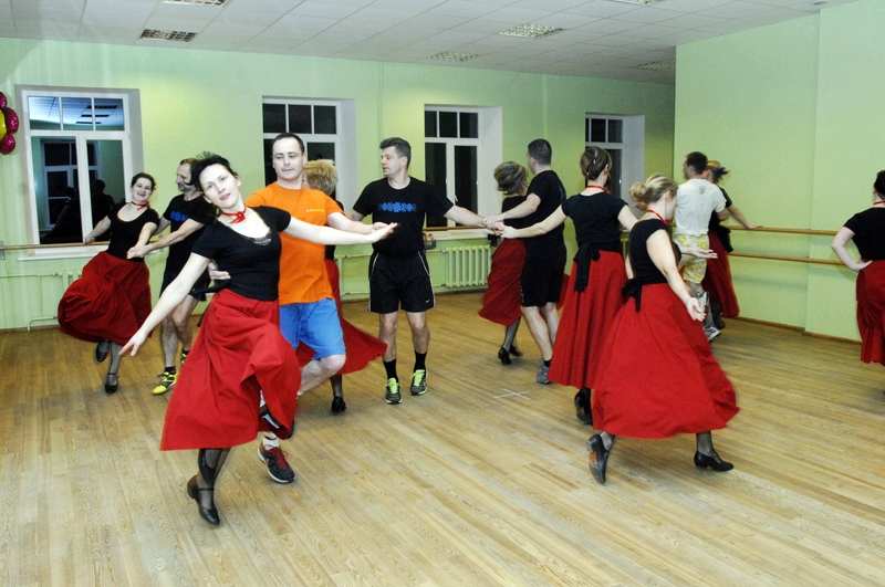 Deju kopa «Mēmele» mēģinājumā.
Autors: no «Bauskas Dzīves» arhīva