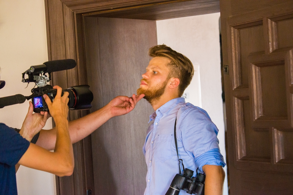 Filmēšanai gatavo klipa galveno varoni Jāni Bukšu.
Autors: no «BM studio Bauska» arhīva