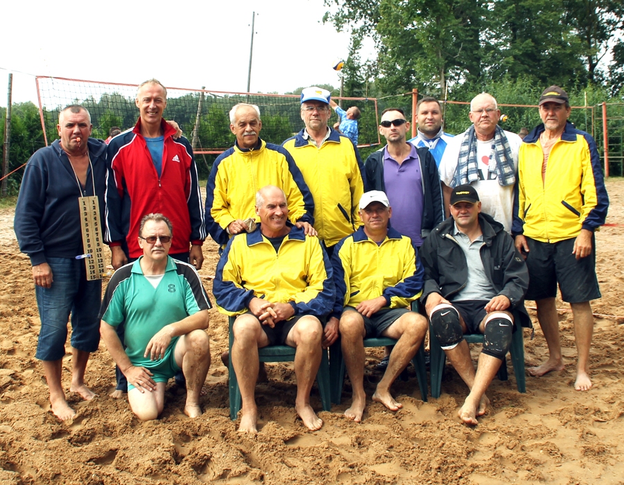 «Īslīčos», pieminot Alfrēdu Graudiņu, pulcējās smilšu volejbola spēlētāji no dažādiem novadiem.
Autors: Uldis Varnevičs