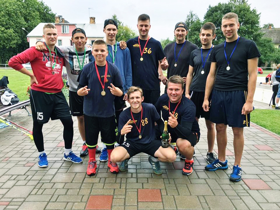 Godalgu ieguvēji ielu florbola čempionāta trešā posma pieaugušo grupā.
Autors: Kitija Kizne