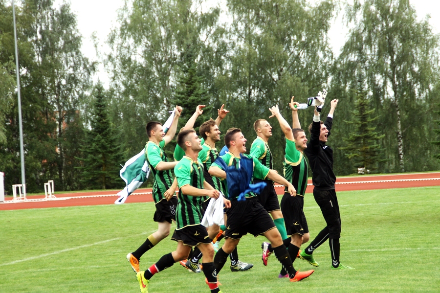 Lietuviešu vienība priecājas par uzvaru turnīrā. 
Autors: Uldis Varnevičs