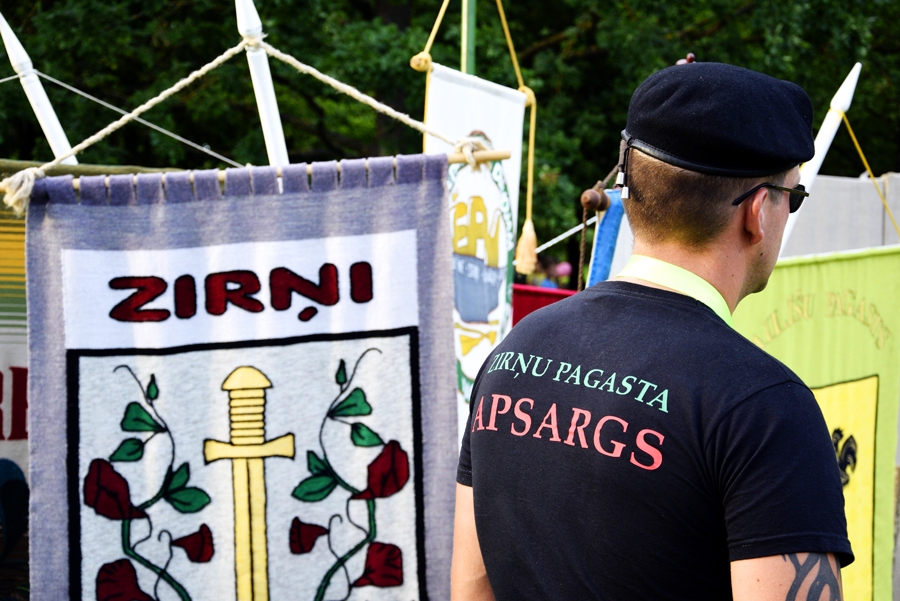 Gailīšos rīkotajā «ēdampagastu» saietā sastaptais viesu komandas pavadonis vienlaikus ap sevi radīja miera saliņu un bija atraktīvs notikumu dalībnieks.
Autors: Ivars Bogdanovs