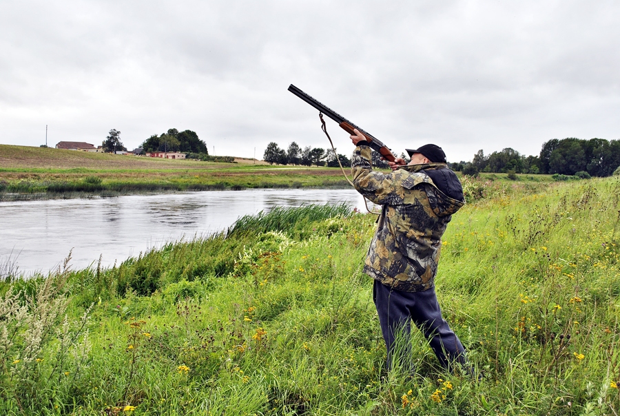 Mednieks Gatis cenšas trāpīt pīlei, šoreiz – bez panākumiem.
Autors: Artūrs Dulbe