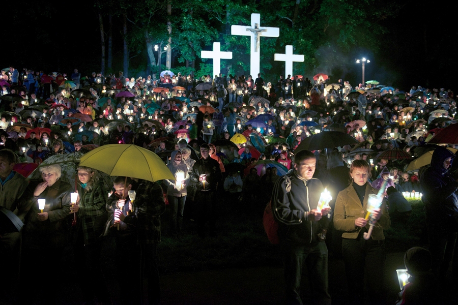 Krusta ceļa procesija Aglonas sakrālajā laukumā.
Autors: Ilmārs Znotiņš