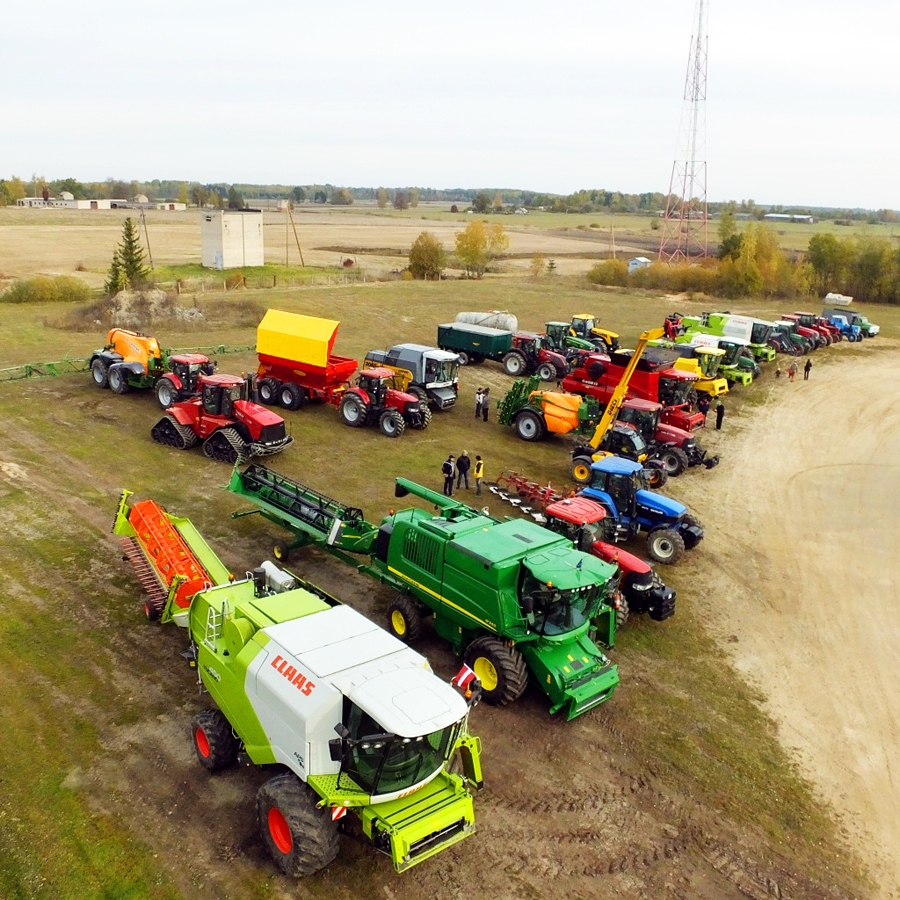 Traktortehnikas tehnisko apskati veic inspektoru norādītajā kontroles vietā.
Autors: no barkava.lv.