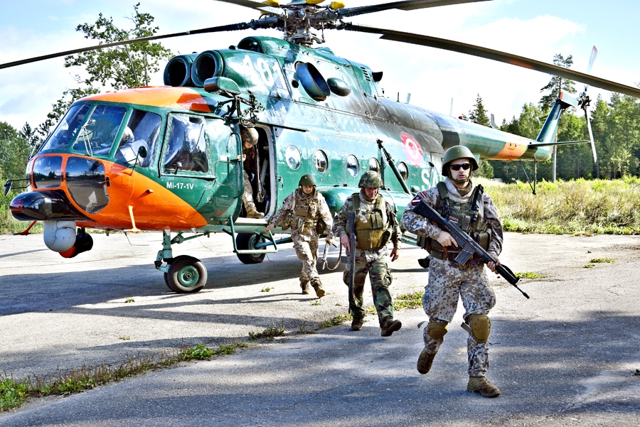Iecavas novada Zālītē. Zemessargi vairākkārt trenējās mācību pārlidojumam ar helikopteru no Zālītes uz Ādažiem.
Autors: Ivars Bogdanovs