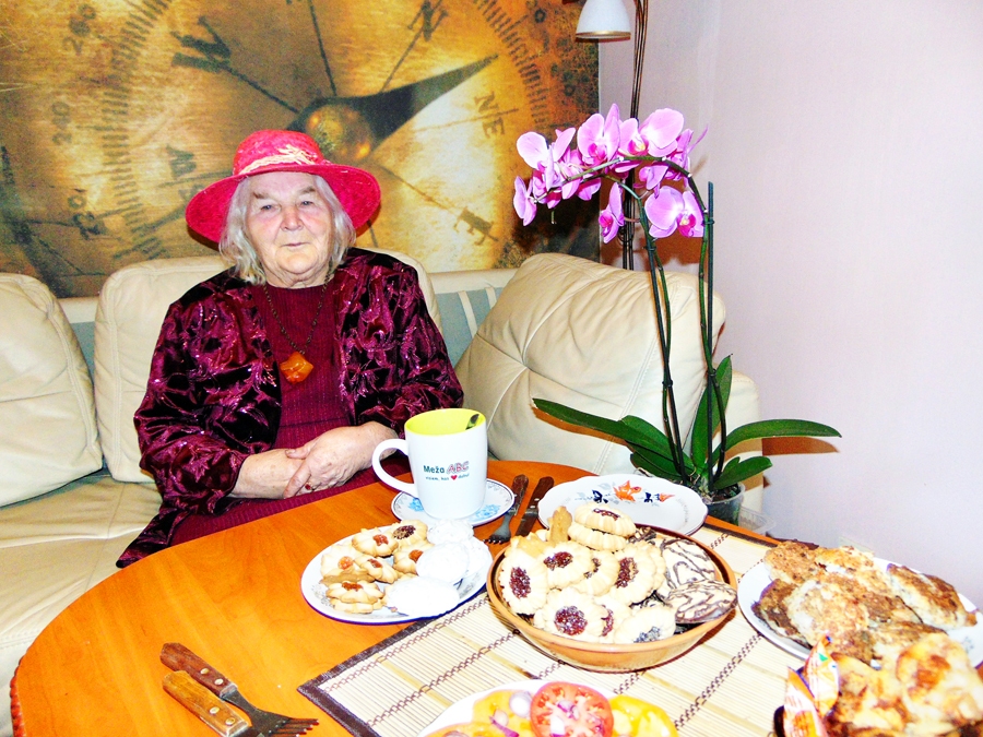 «Dzintaru» māju saimniece ir šovasar deviņdesmito dzimšanas dienu nosvinējusī Velta Tene. 
Autors: Vilnis Auzāns