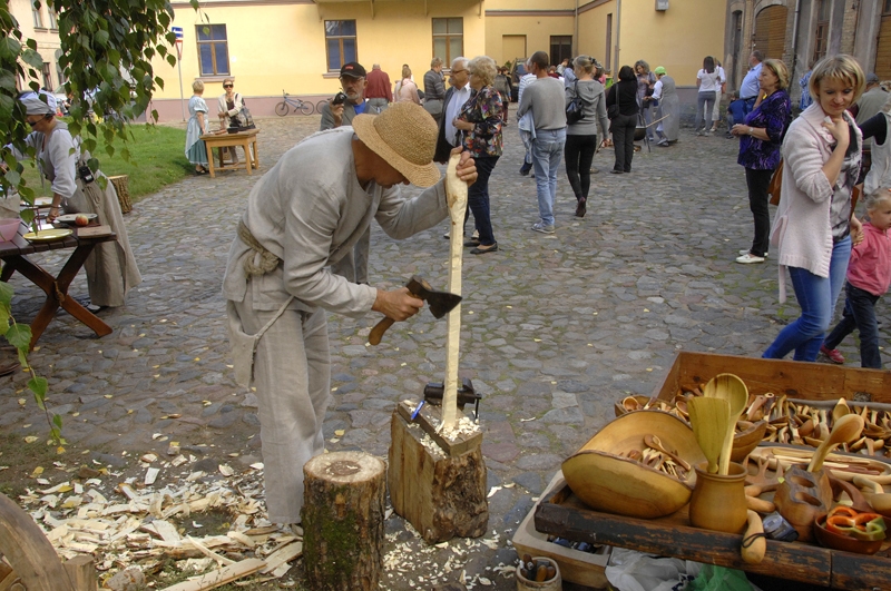Pagalmu svētki Bauskas vecpilsētā pērn. Šogad tie tiek rīkoti sesto reizi.
Autors: no «Bauskas Dzīves» arhīva