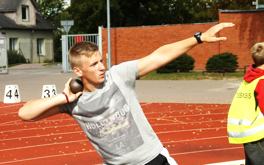 Augusts Celmiņš uzvarēja lodes grūšanā.
Autors: Uldis Varnevičs