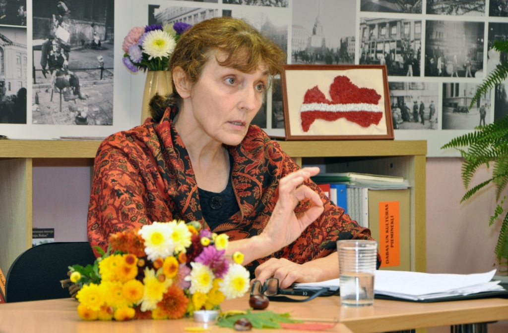 Vēsma Petruševica pauž: «Ja man ir grūti, atceros savējos. Tad man paliek kauns – par ko mēs ikdienā čīkstam...»
Autors: Žanna Zālīte