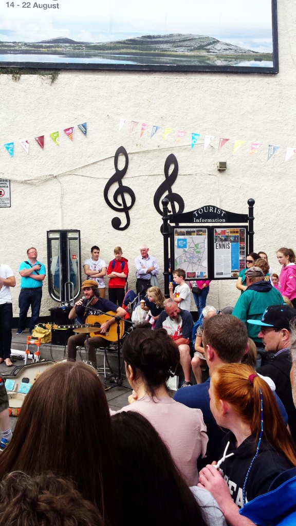 Muzikāla atpūta īriem ir ikdiena.
Autors: no personiskā albuma