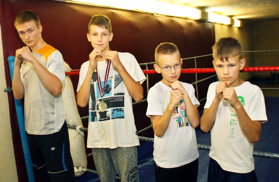 Bokseri Ervīns Mališevs, Lauris Timofejevs, Ernests Limbergs un Kristers Ievkalns Olainē izcīnīja sudraba medaļu.
Autors: Uldis Varnevičs