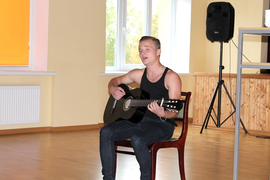 Ervīns Ruža uzstājās ar paškomponētu mūziku.
Autors: Sanita Collenkopfa