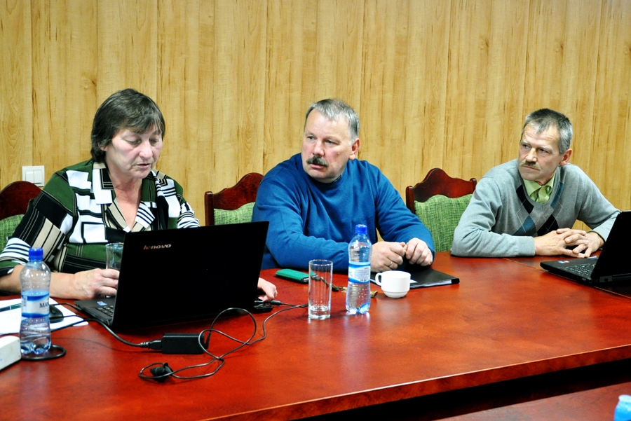 Māris Āķis (vidū) apstiprināts par jauno Vecumnieku novada domes deputātu.
Autors: Žanna Zālīte