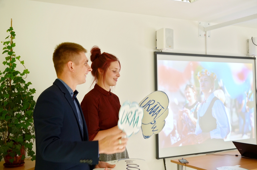 Biedrības piecu gadu jubilejas sarīkojumā 1. oktobrī Svitenē.
Autors: no biedrības «Mums pieder pasaule» albuma. 