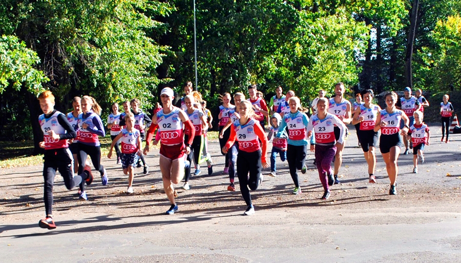Trasē ikgadējā rudens skrējienā devās vairāk nekā 50 sportistu no Iecavas, Bauskas un Jelgavas.
Autors: Antra Ērgle