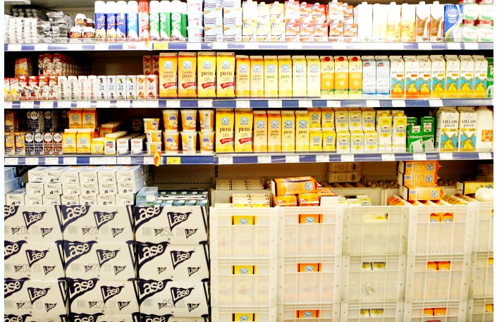 Piena ražotāji sāk saņemt augstākas cenas piedāvājumus no izejvielas pircējiem ārzemēs. Produktu sortimentu tas neietekmē..., bet kā būs ar cenām veikalos?
Autors: no diena.lv.