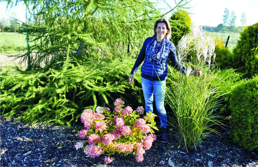 Maruta Kaminska savā dārzā Valles pagastā stādījumus veido atšķirīgus, lai ikviens varētu novērtēt dažādu augu skaistumu.
Autors: Antra Ērgle