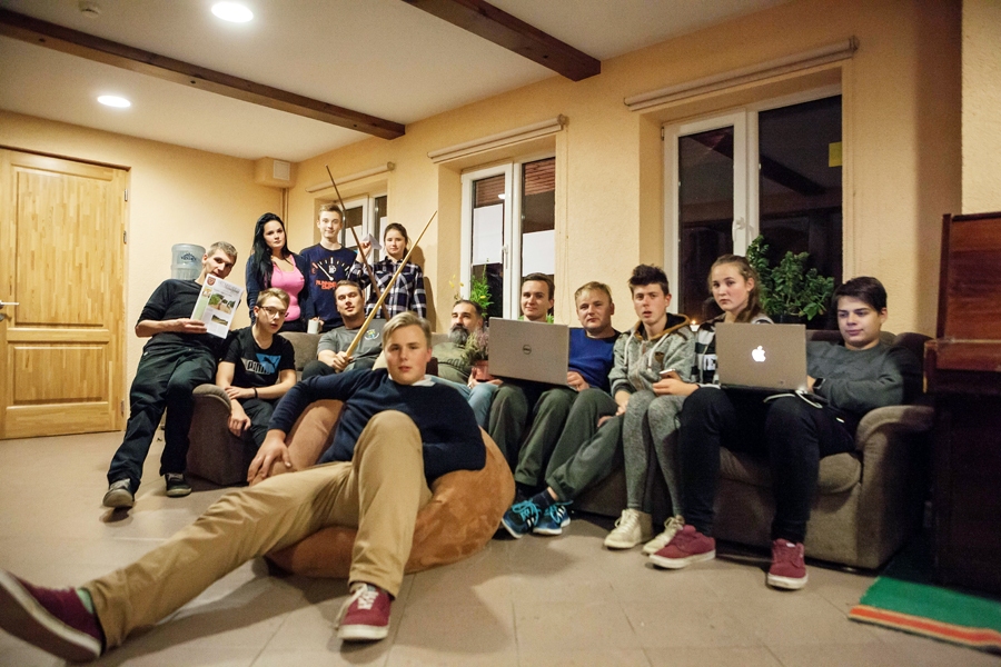 Bārbelē diennakti ideju laboratorijā strādāja aktīvākie un radošākie jaunieši no Bauskas, Vecumnieku un Lielvārdes novada.
Autors: Kristers Čakāns