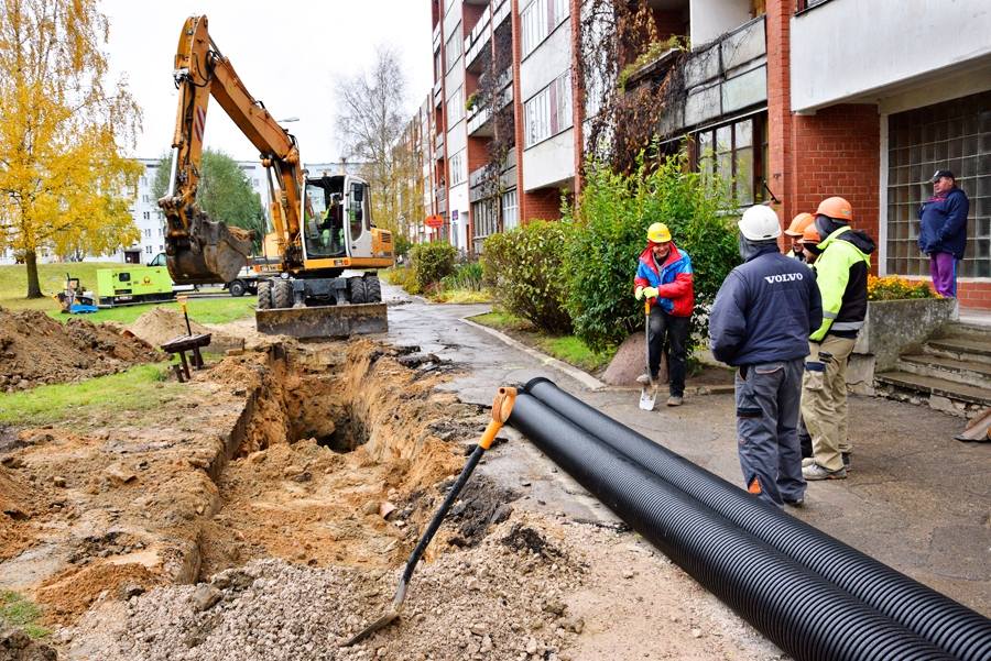 SIA «Vītols» īstenoto lietus kanalizācijas rekonstrukcijas projektu jāpabeidz līdz 1. decembrim. 
Autors: Ivars Bogdanovs