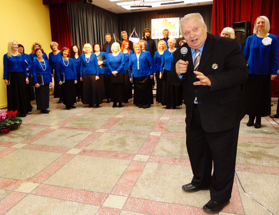 Visvaldis Retenais ir viens no tiem, kurš stāvēja pie kora «Kamarde» dibināšanas šūpuļa.
Autors: Vilnis Auzāns