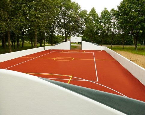 Līdzīgs laukums pirms diviem gadiem tapis Vaiņodē. 
Autors: scanplast.lv