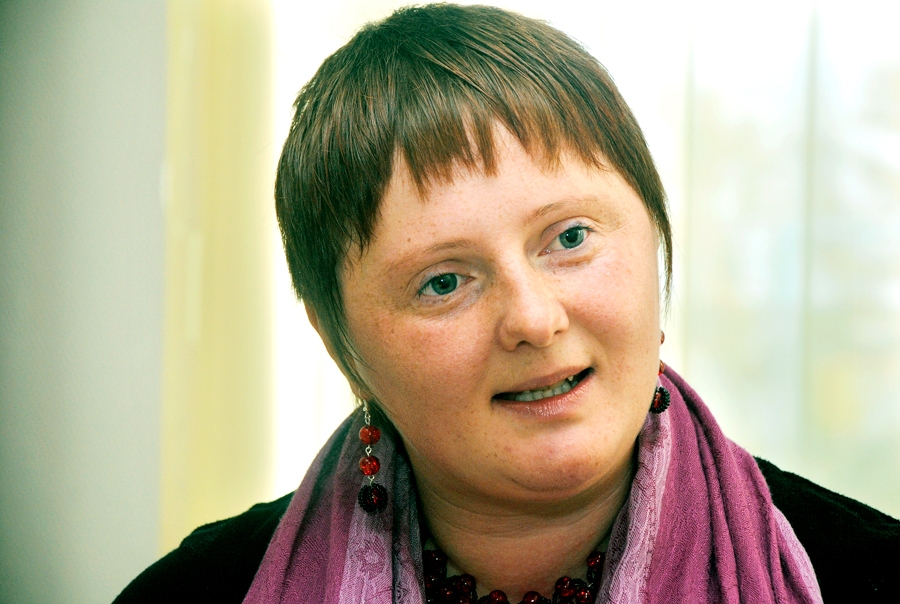 Anita Šveda, Bērsteles bibliotēkas vadītāja, aicina rundāliešus piedalīties kopējā musturdeķa veidošanā.
Autors: no «Bauskas Dzīves» arhīva.