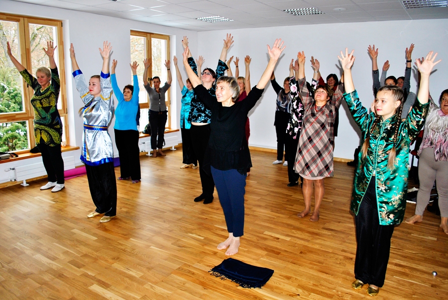 Burjatu dejas – relaksējoša vingrošana. 
Autors: Artūrs Dulbe