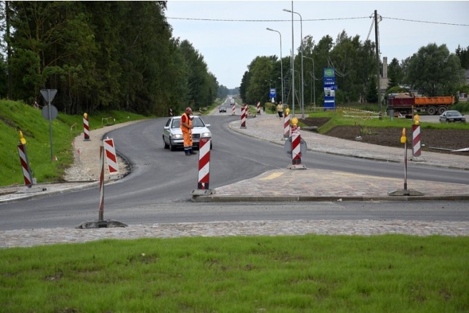 Valles apļa asfaltēšanas darbi notika šī gada jūlijā.
Autors: No arhīva.