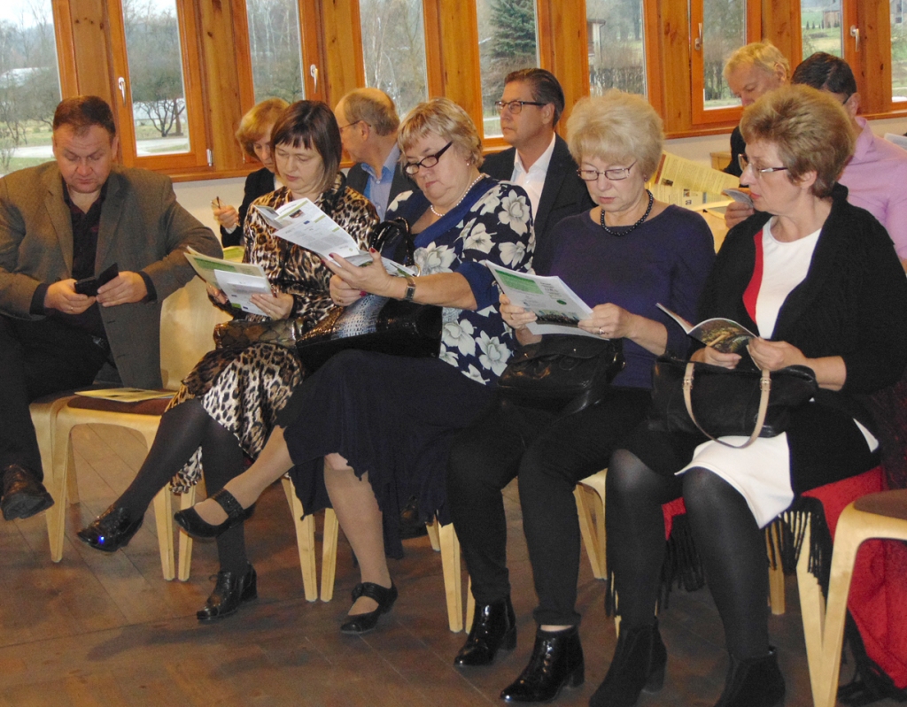 Latvijas lauku tūrisma asociācijas «Lauku ceļotājs» kopsapulcē atpūtas kompleksā «Rožmalas» ieradušies arī mūsu novadu tūrisma nozares pārstāvji. 
Autors: Vilnis Auzāns