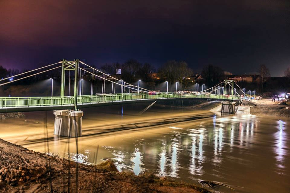 Brūns ūdens upēs, arī Mūsā pie jaunā gājēju tilta, rodas gan no fosfora, gan slāpekļa piesārņojuma.
Autors: Ivars Prīsis