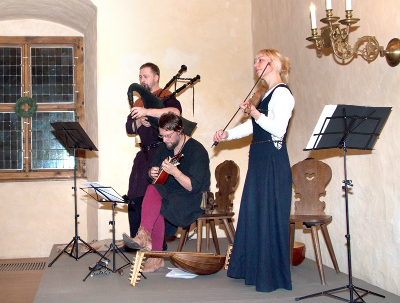 Mūziķu trio grupas «Galms» koncertu pavadīja pirmo reizi.
Autors: Linda Kaufmane