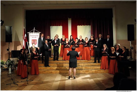 Vecumnieku tautas nama jauktā kora «Maldugunis» 15 gadu jubilejas koncerts «Simts grami kora» 10. decembrī notiks Vecumnieku tautas namā.
Autors: vecumnieki.lv