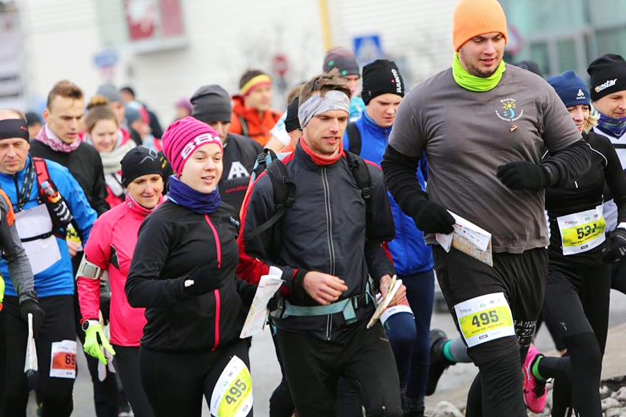 «Xrace» rīkotajā piedzīvojumu skrējienā. Laura Manusa (priekšplānā no kreisās), Mārtiņš Šteinalts un Mārtiņš Puķe.
Autors: no M. Šteinalta albuma