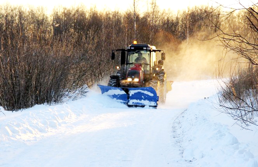 Neizdodas visus lauku ceļus laikus attīrīt no sniega sanesumiem.
Autors: no «Bauskas Dzīves» arhīva.