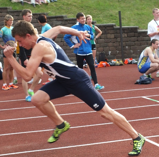 Jaunos vieglatlētus Iecavā trenē bijušais «Dartijas» audzēknis Emīls Sevastjanovs.
Autors: iecava.lv