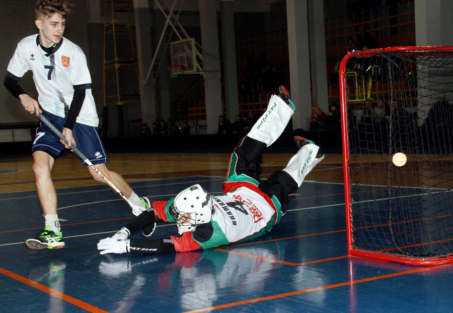 Lotāru Melderi (7. numurs) atzina par labāko spēlētāju FK «Bauska» vienībā.
Autors: Uldis Varnevičs