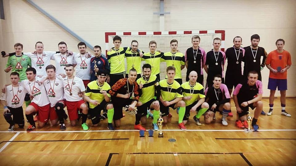 Godalgoto vietu ieguvēji – no kreisās «Lats», «BJSS» un «Ceraukste».

Autors: No albuma.