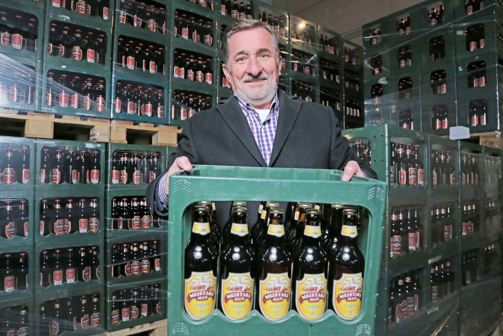 SIA «Bauskas alus» valdes loceklis Vladimirs Barskovs gandarīts par uzņēmuma labajiem rādītājiem.

Autors: Publicitātes foto.